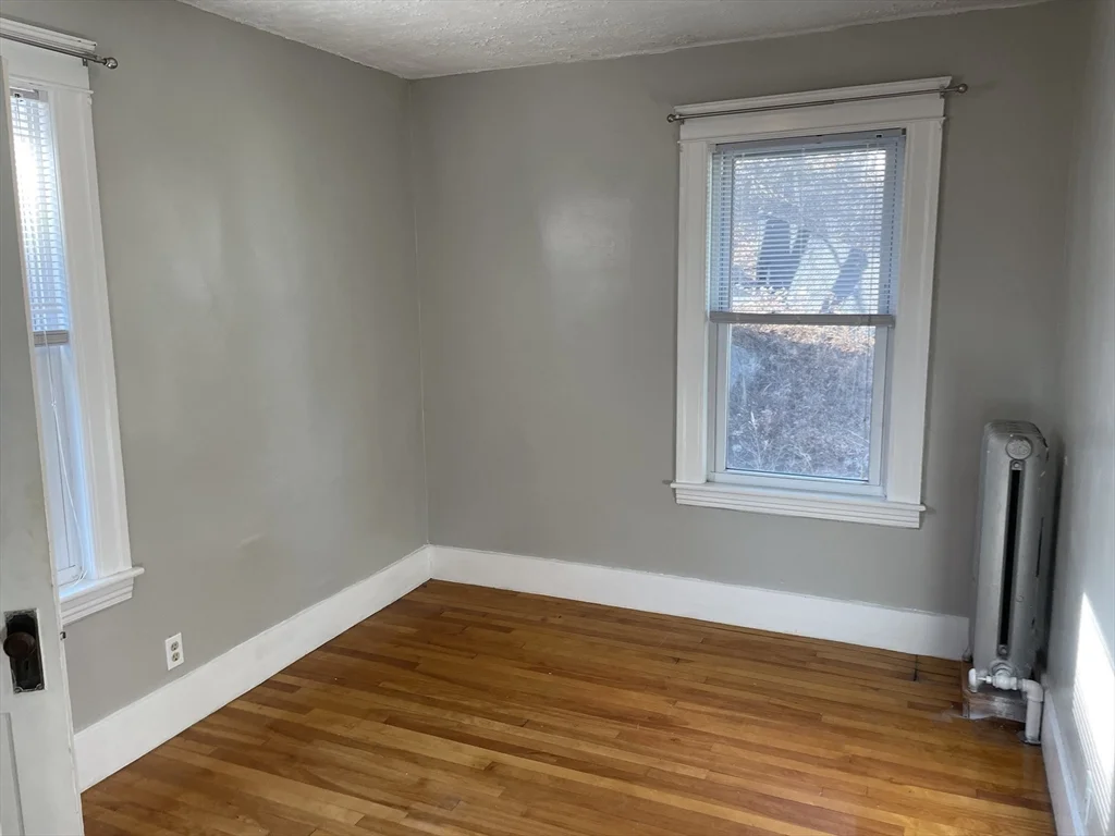 82 Brantwood Rd, West Side