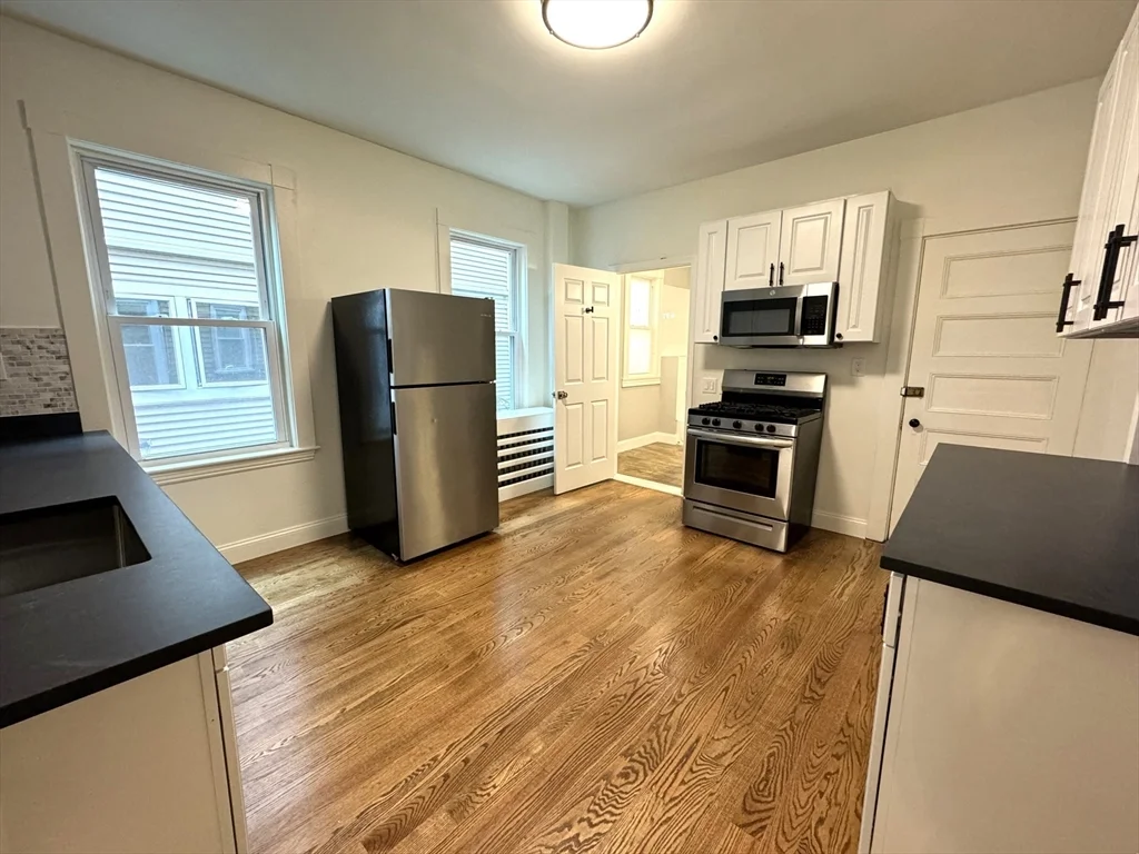 11 East Milton Rd, High Street Hill