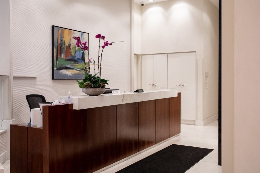 80 Broad St, Waterfront