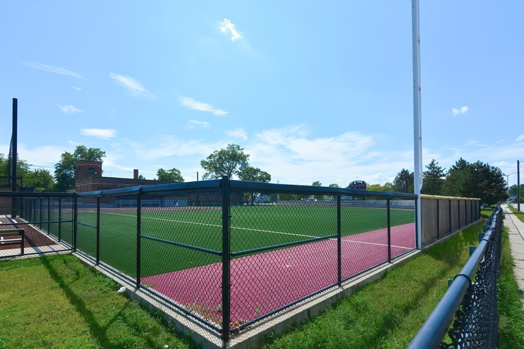 350 King St, Springfield