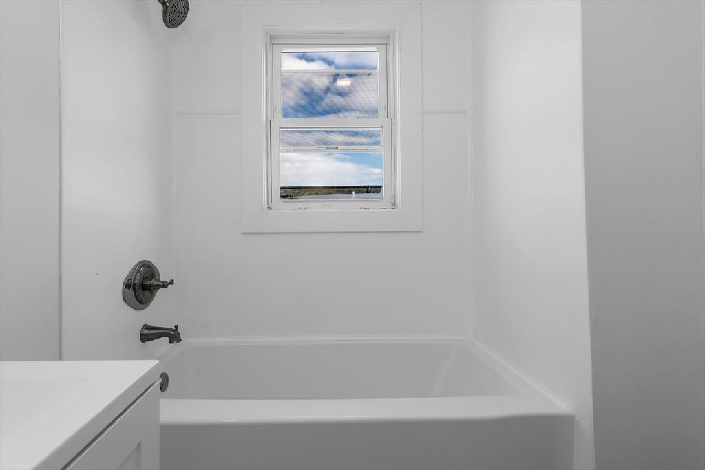 40 Summer St, Lawrence