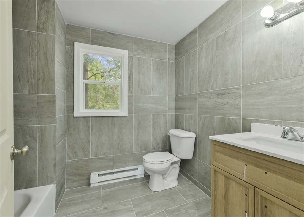 18 Payne Ave, Weymouth