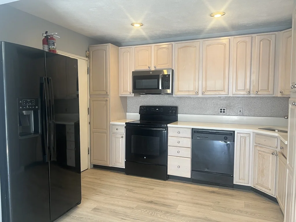 222 Winthrop Shore Dr, Winthrop