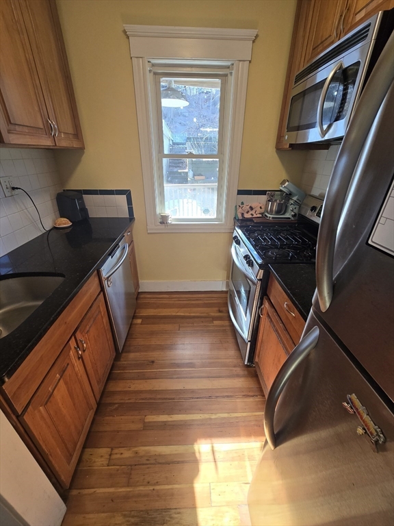 38 Hillside St, Mission Hill