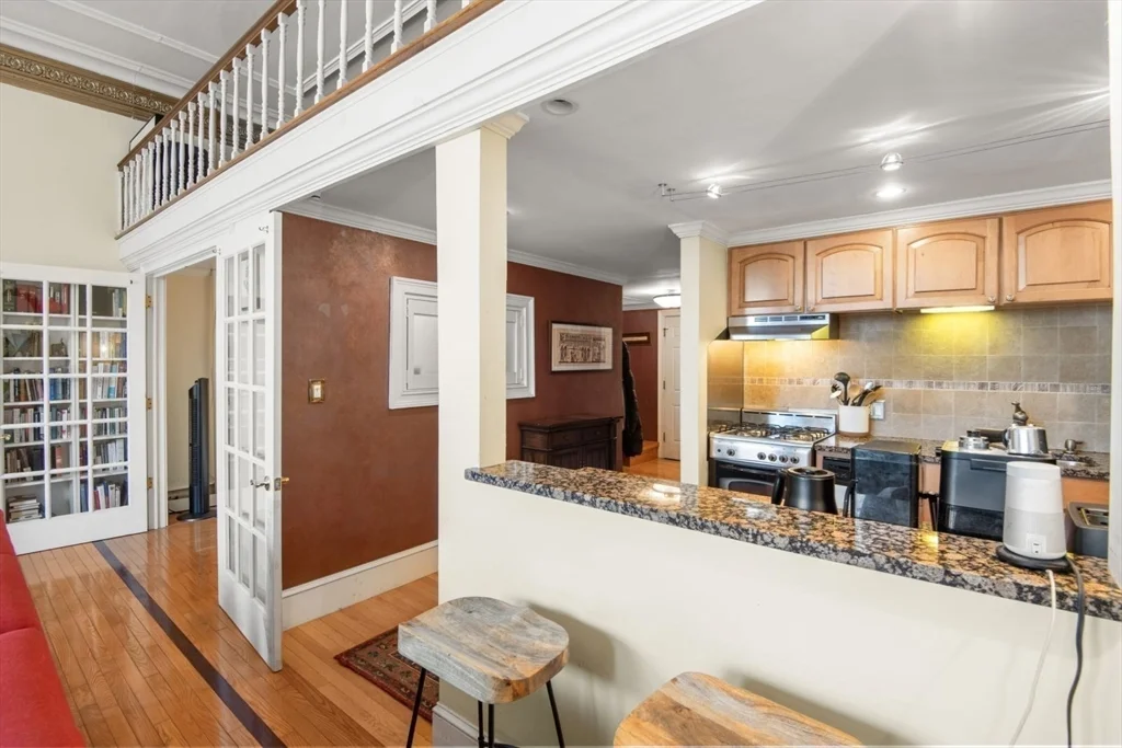 64 Commonwealth, Back Bay