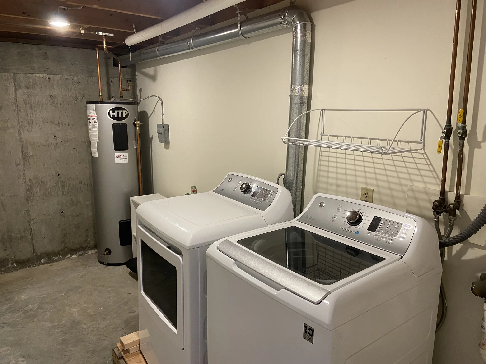 1 Angela Ln, Watertown