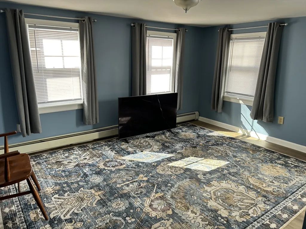 39 School St, Milford