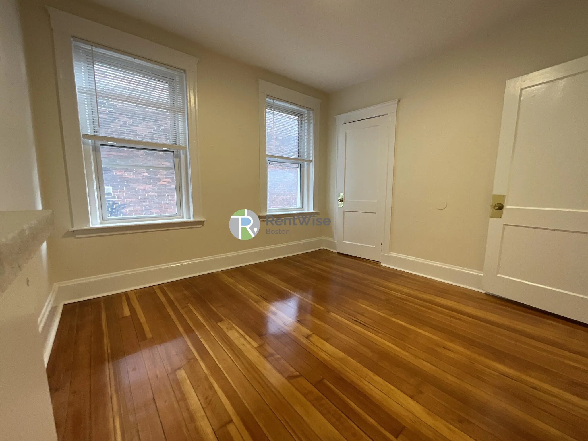 6 Barrows St, Allston