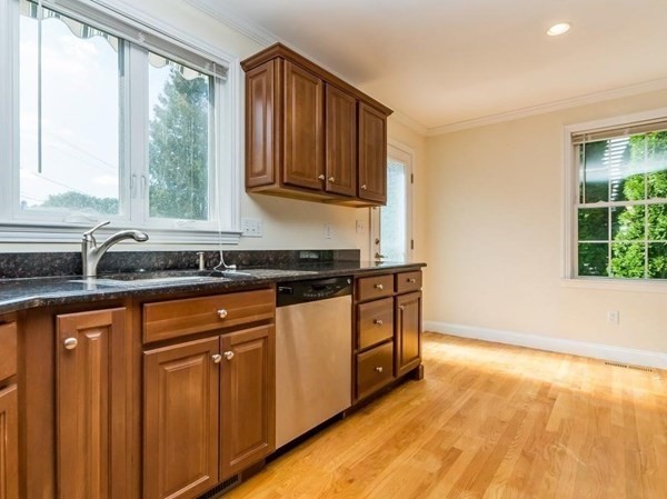 37 Hiawatha Ave, Waltham