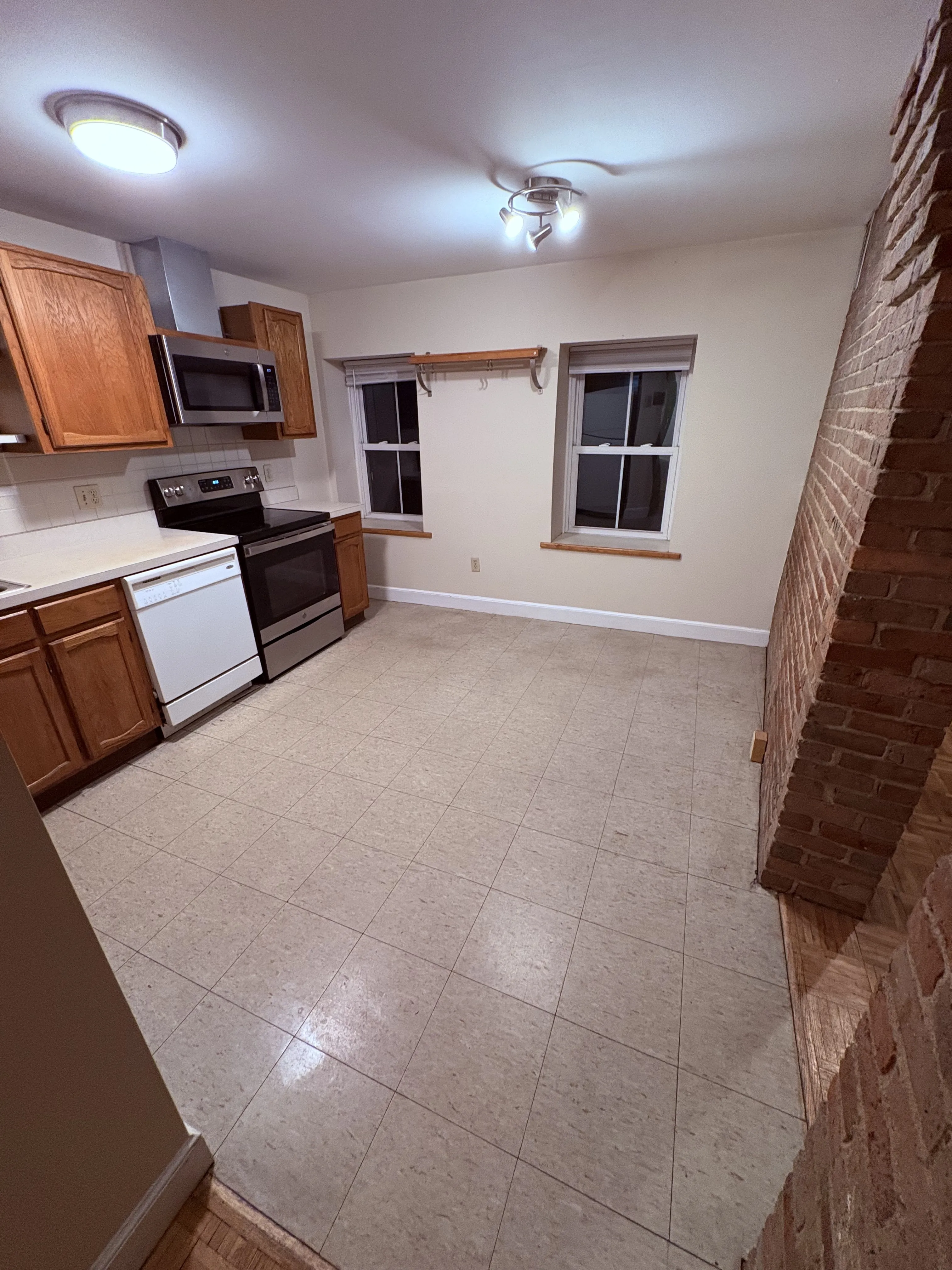 99 Fulton St, North End