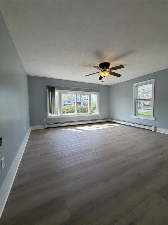 326 N Main St, North Brookfield