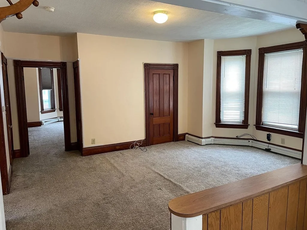 61 Cushing St, Waltham