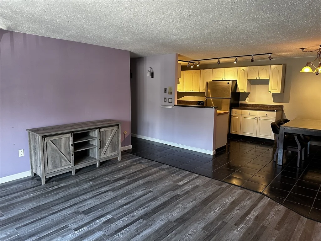 685 Oak St, Brockton