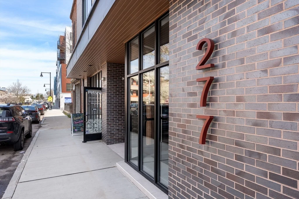 277 Border St, East Boston