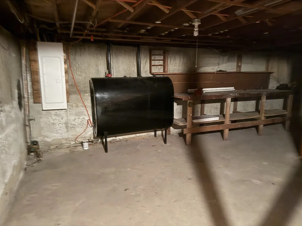 3 Crescent St, West Bridgewater