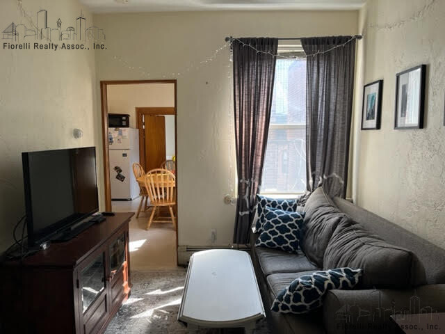 2 bed, 1 bath apartment for rent at 14 Hull St Unit 4, North End — photo 5 of 8