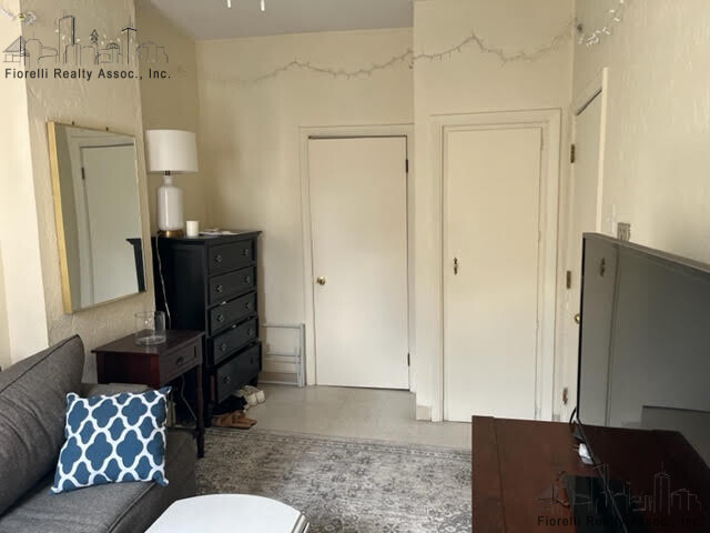 2 bed, 1 bath apartment for rent at 14 Hull St Unit 4, North End — photo 6 of 8