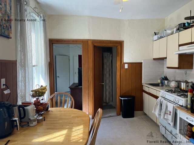 2 bed, 1 bath apartment for rent at 14 Hull St Unit 4, North End — photo 7 of 8