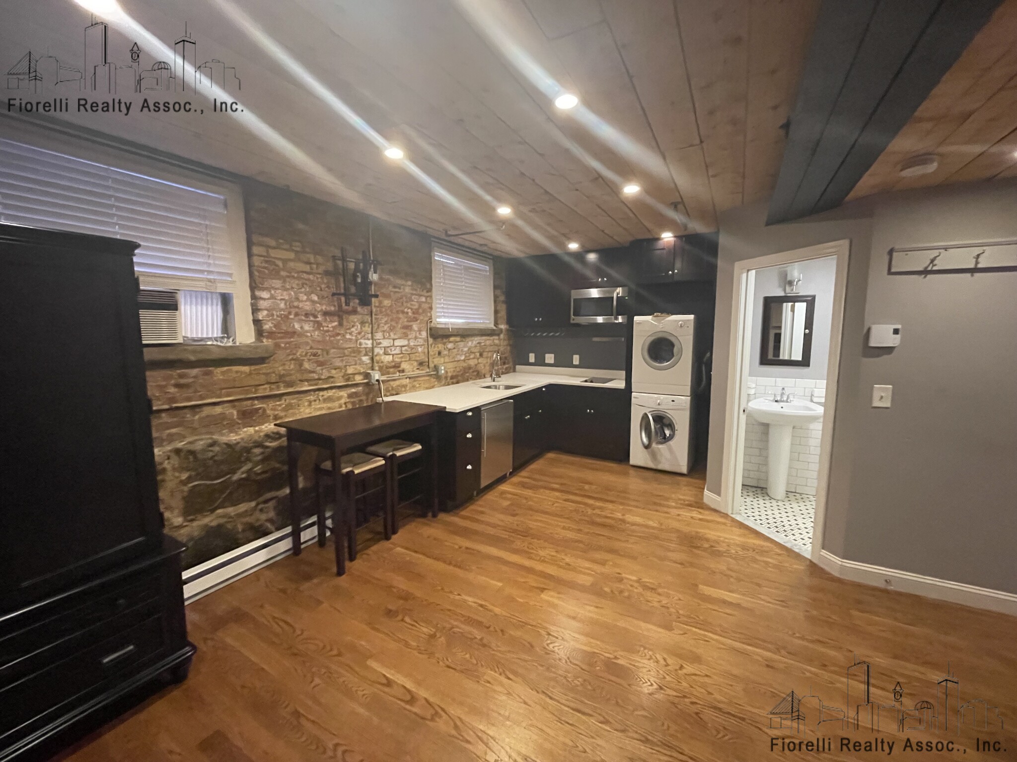 7 Unity St, North End