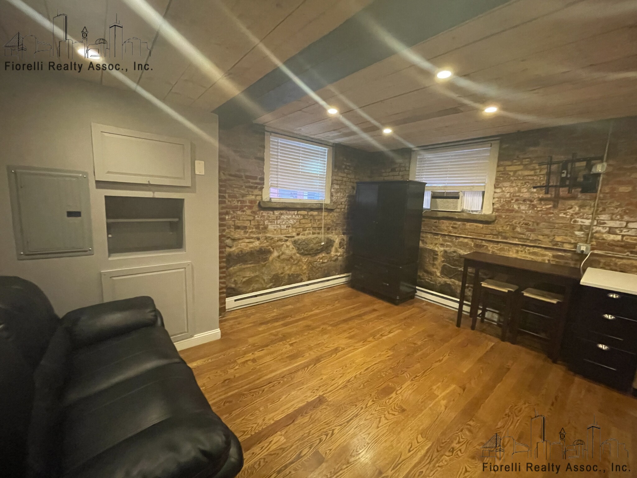 7 Unity St, North End