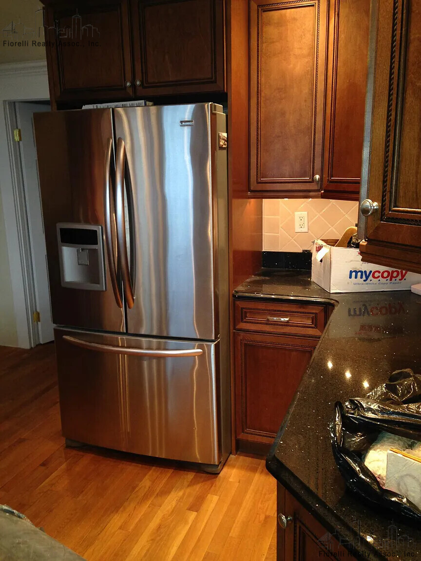 4 bed, 2 bath apartment for rent at 862 5th St Unit 1, South Boston — photo 11 of 14