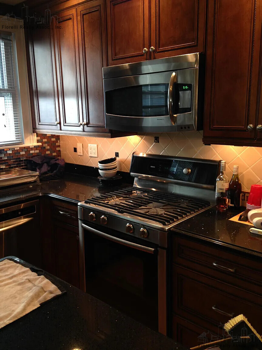 4 bed, 2 bath apartment for rent at 862 5th St Unit 1, South Boston — photo 9 of 14