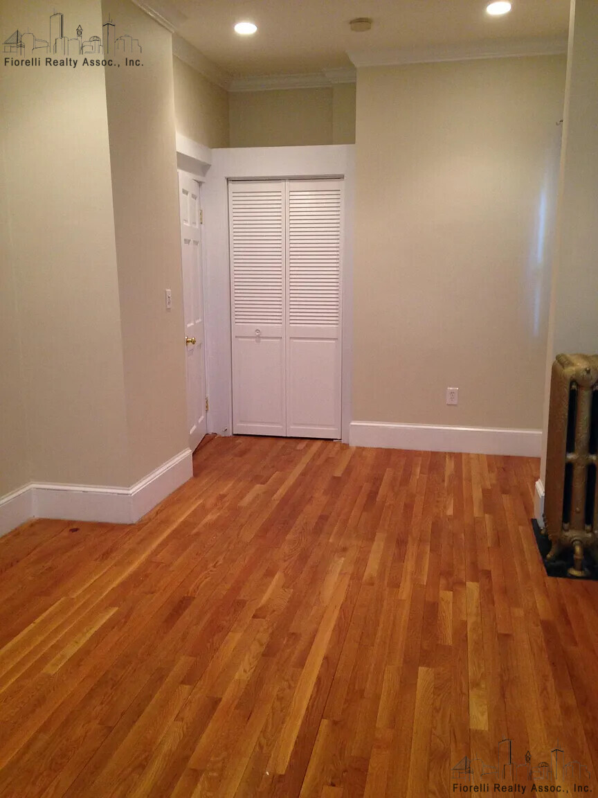 4 bed, 2 bath apartment for rent at 862 5th St Unit 1, South Boston — photo 6 of 14