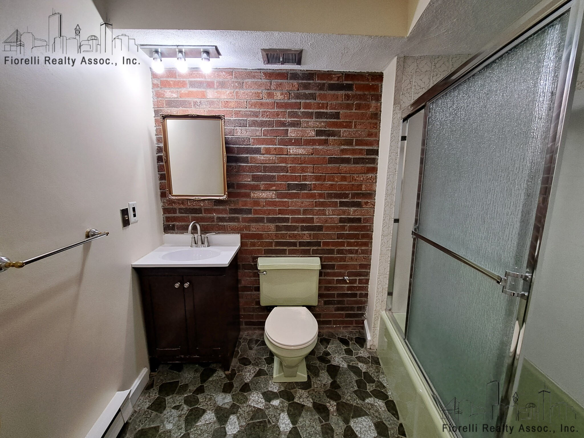 159 Salem St, North End