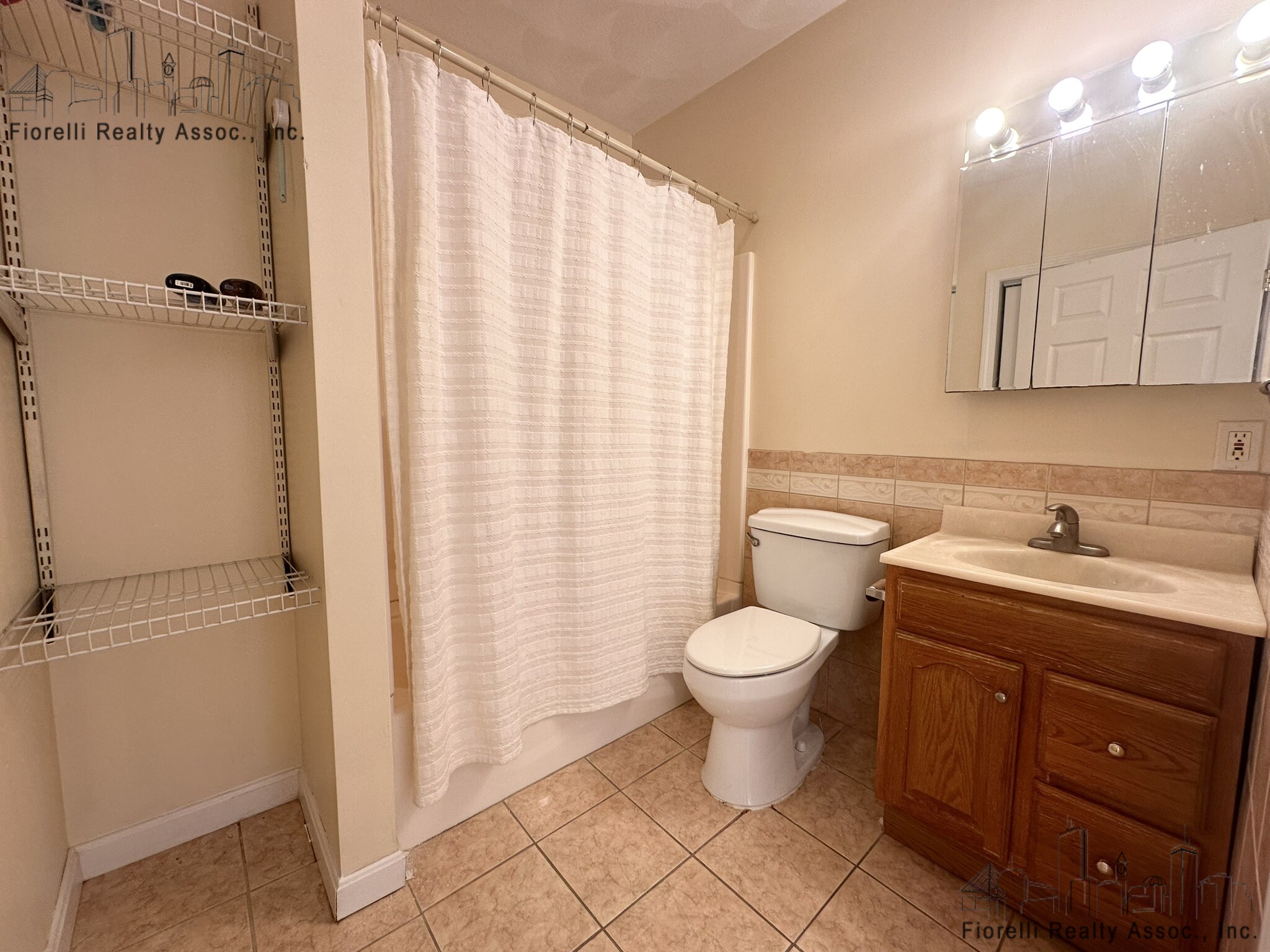 3 bed, 1 bath apartment for rent at 38 North Bennet St Unit 4, North End — photo 16 of 17