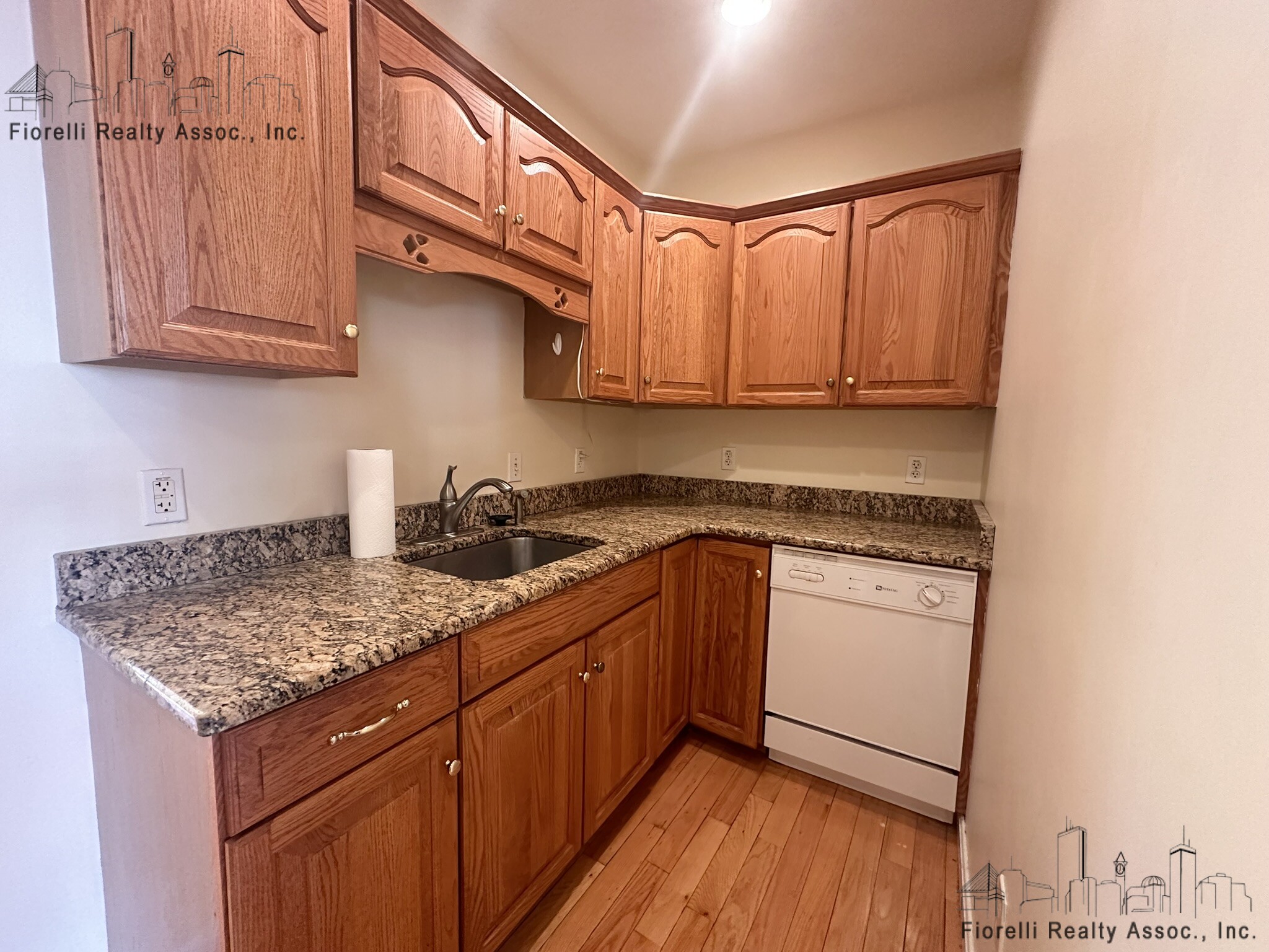 3 bed, 1 bath apartment for rent at 38 North Bennet St Unit 4, North End — photo 9 of 17