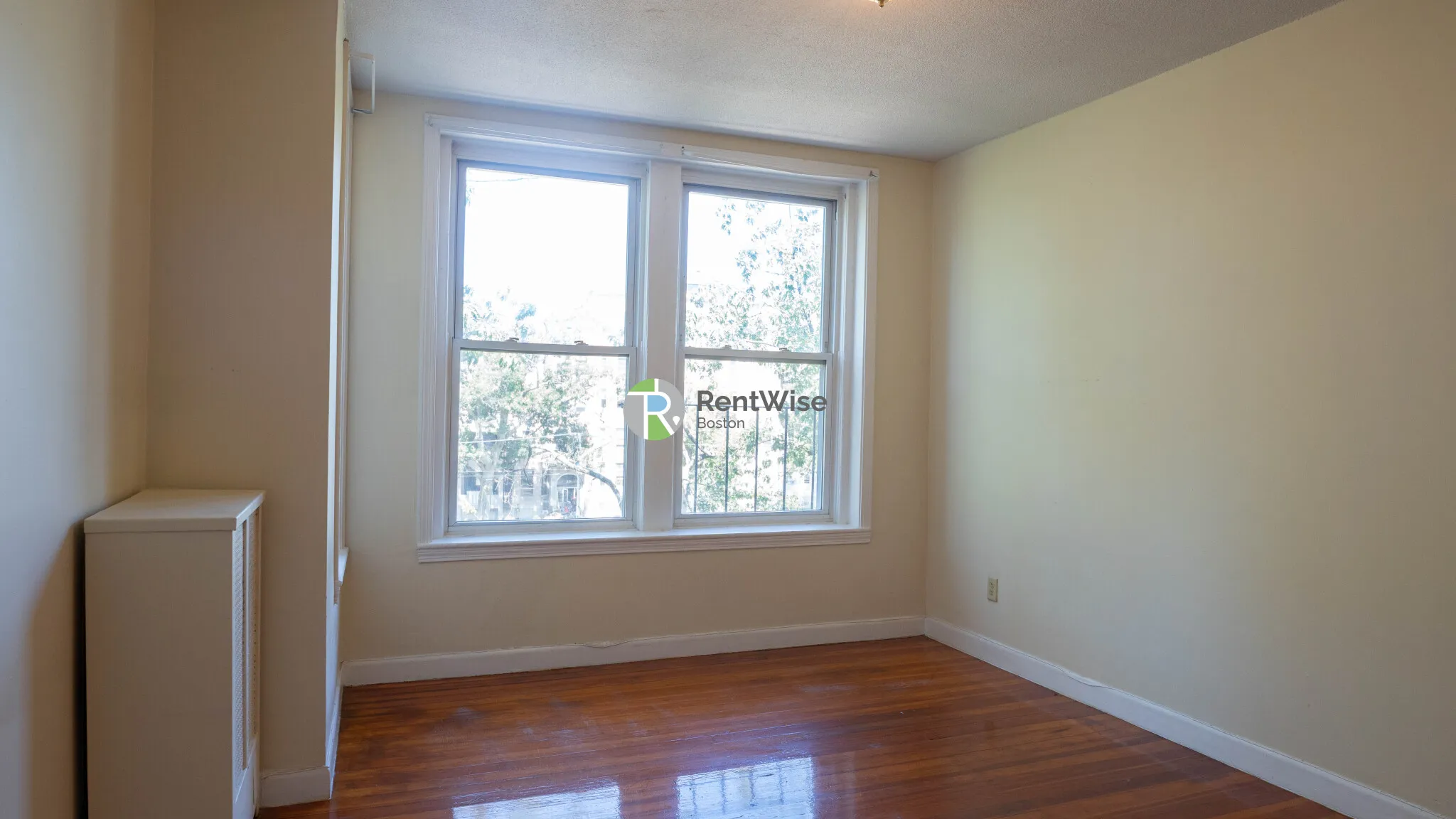 1132 Commonwealth Ave, North Brookline