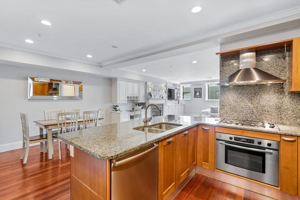 440 Commercial St, Waterfront