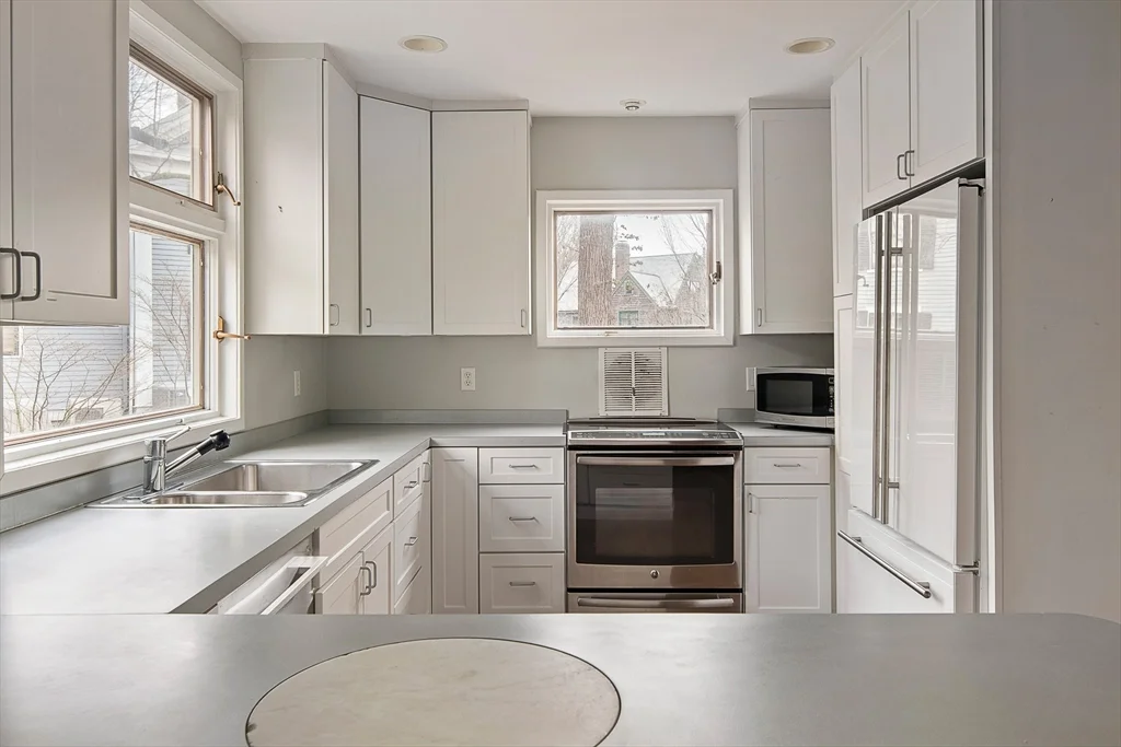 110 Leonard St, Belmont