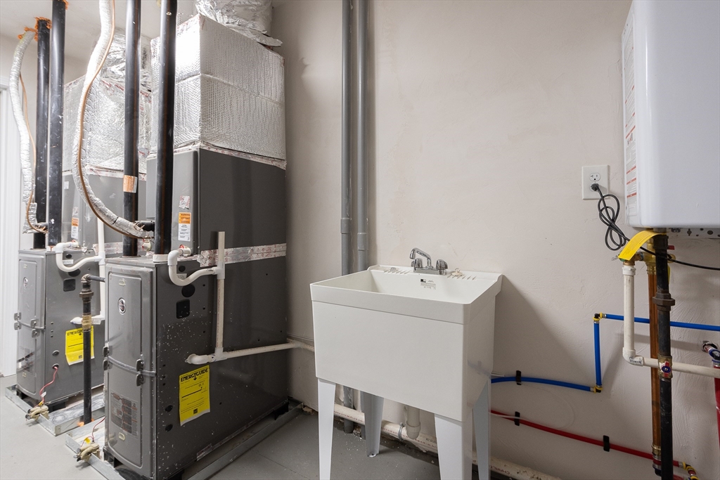 1093 Main St, Weymouth