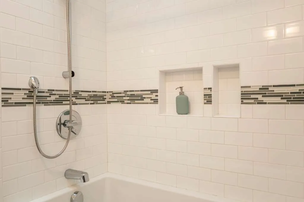 90 Monument, Medford