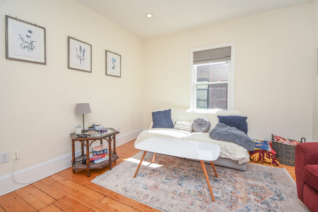 431 Faneuil St, Brighton