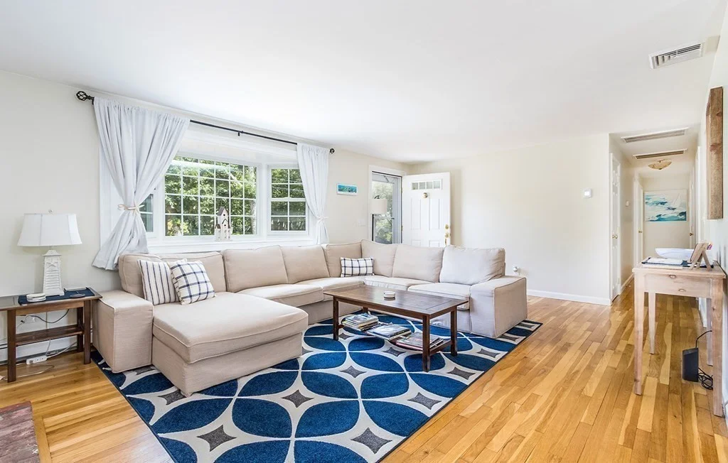 67 Old Post Rd, Centerville