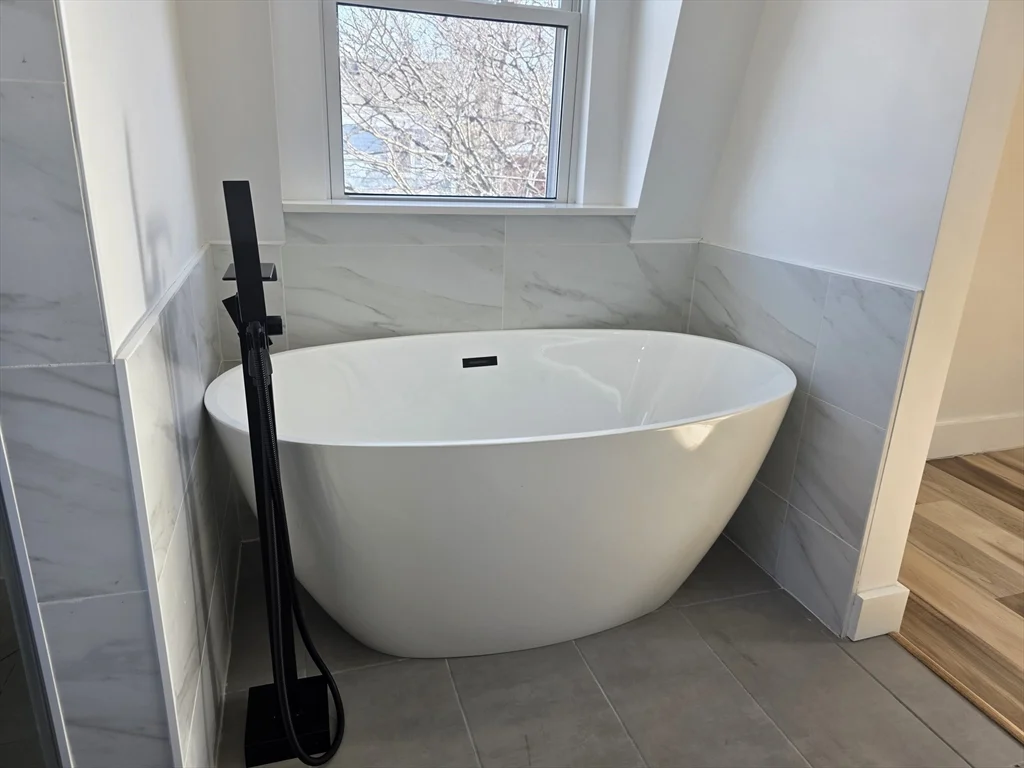 84 Dudley St, Medford