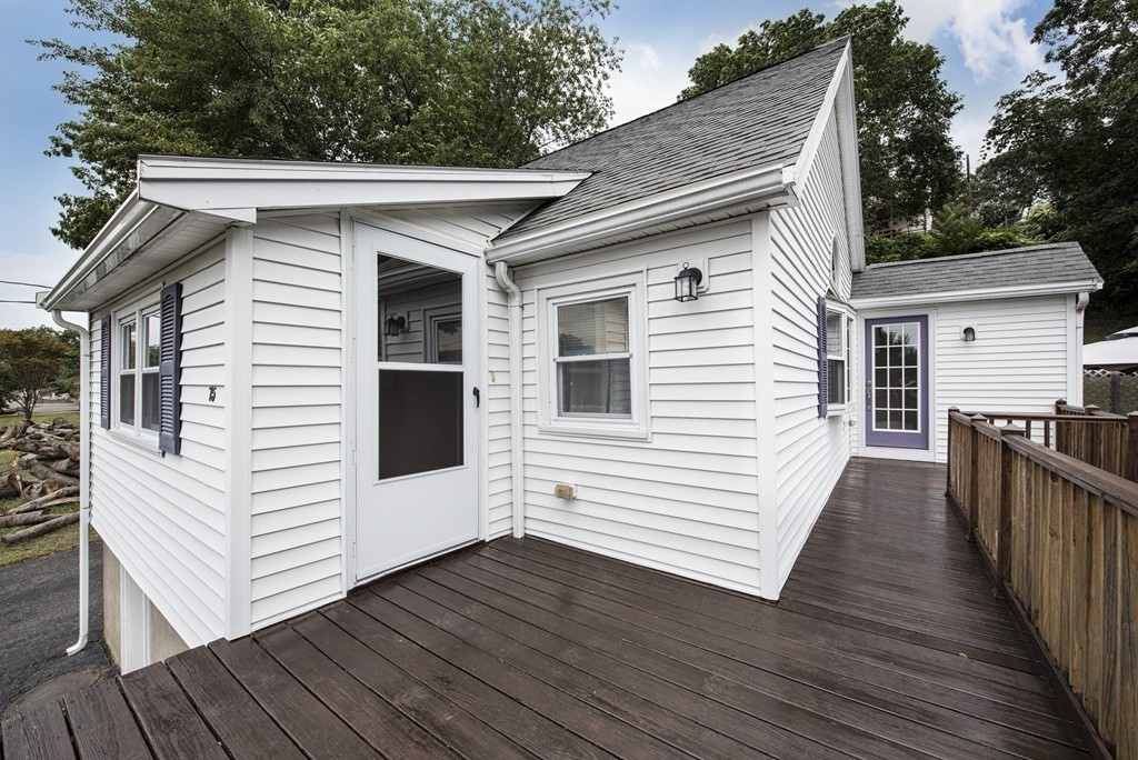 75 Saugus Ave, Saugus