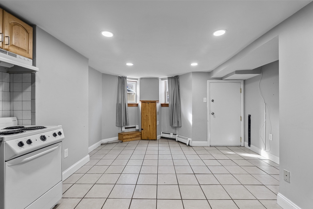 110 W 3rd St, South Boston