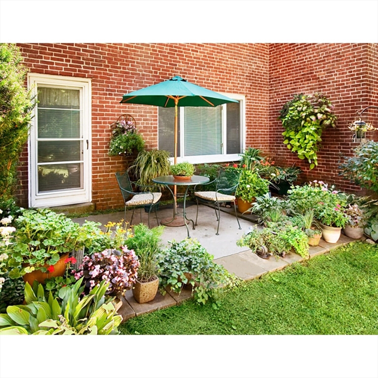 39 Thornton Rd, Chestnut Hill