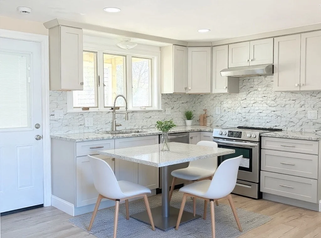 53 Gale Rd, Weymouth