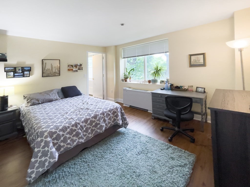 332 Jamaicaway, Jamaica Plain