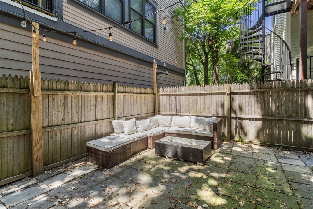 181 W 5th St, South Boston