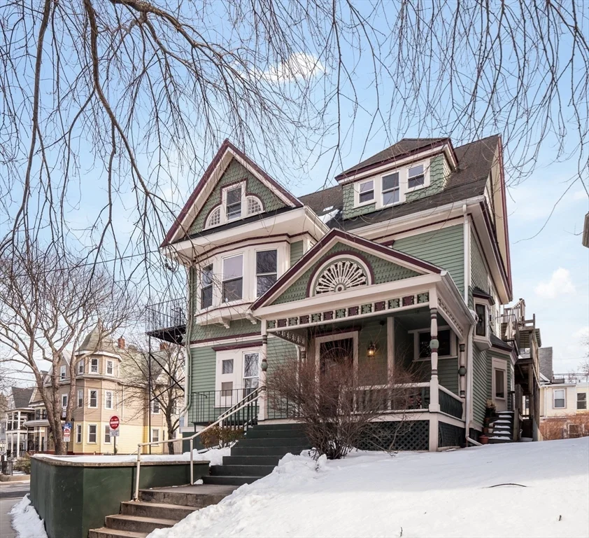 97 College Ave, Powder House Square