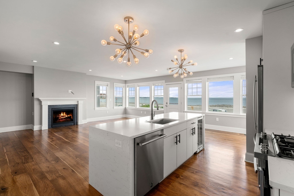 176 Winthrop Shore Dr, Winthrop