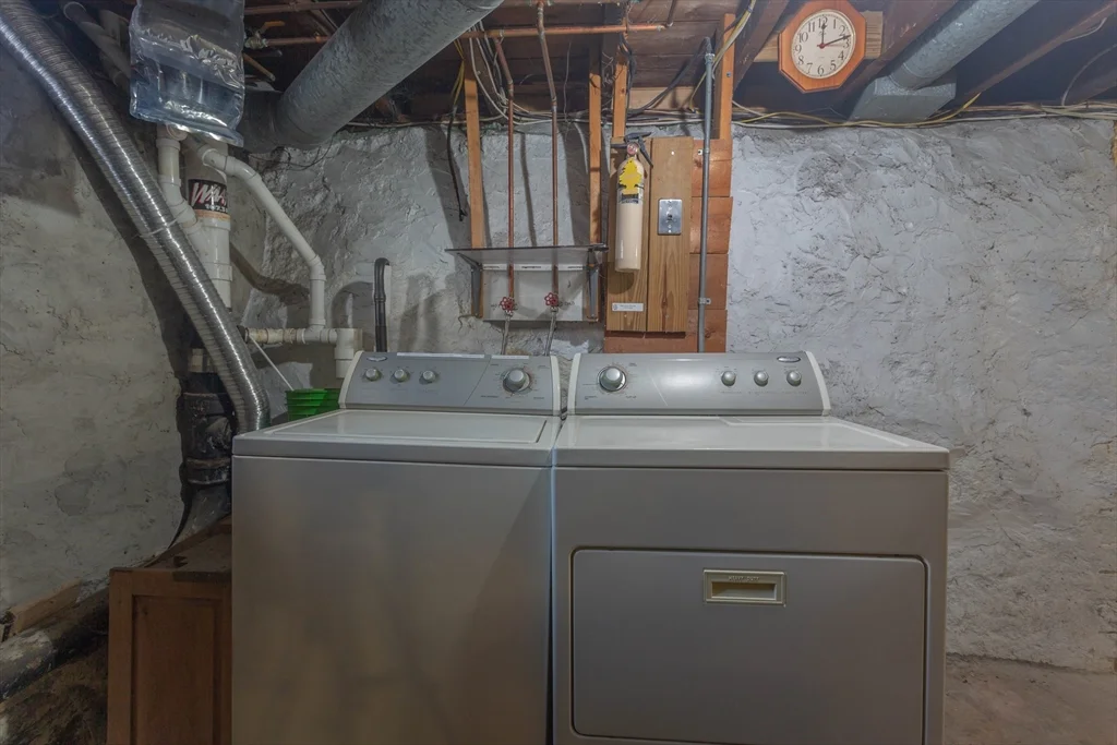 14 Vanness Rd, Weymouth