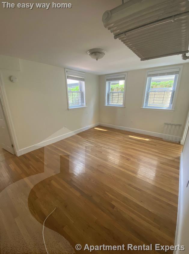 14 Centre St, Central Square