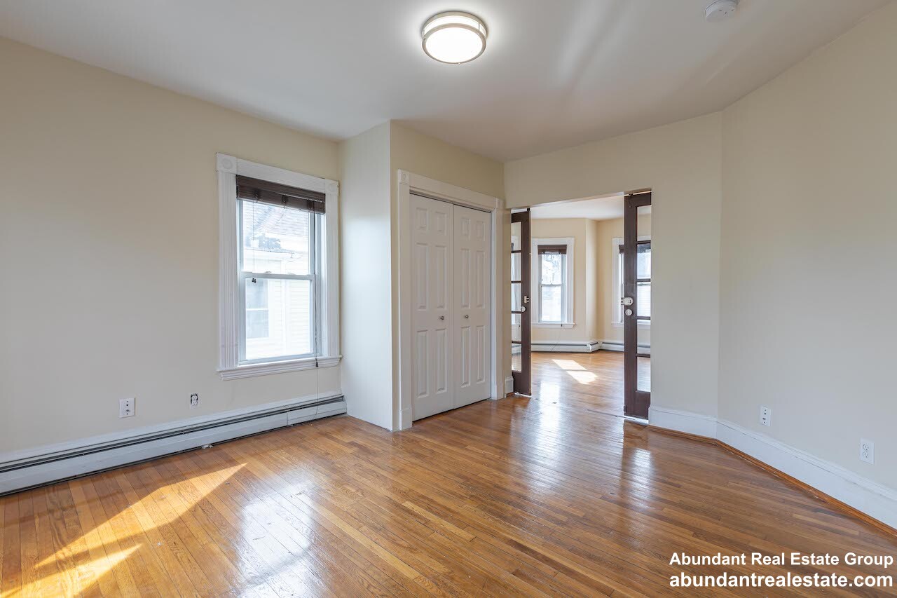 376 Medford St, Winter Hill