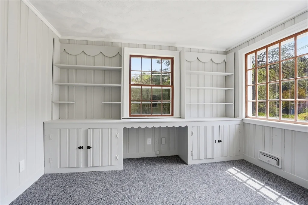 11 Sherman Bridge Rd, Wayland
